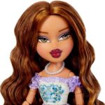 Bratz Goin' Out! Doll - Yasmin - 1 Collectible Fashion Doll with Accessories - Image 3
